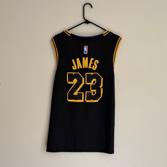 Nike Lakers Jersey in Black and Gold - Picture 2 of 5